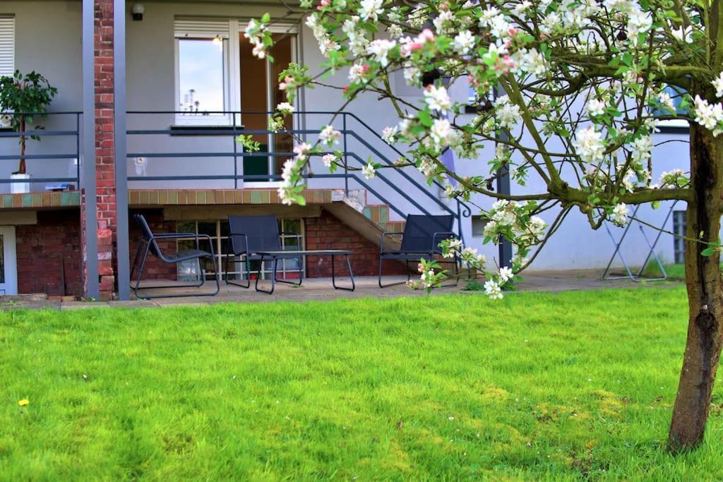 Apartamento Garten-Blick-Baldeneysee Essen Exterior foto